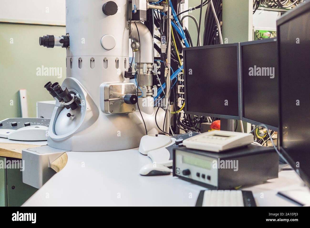 Microscope électronique à transmission dans un laboratoire scientifique. Banque D'Images