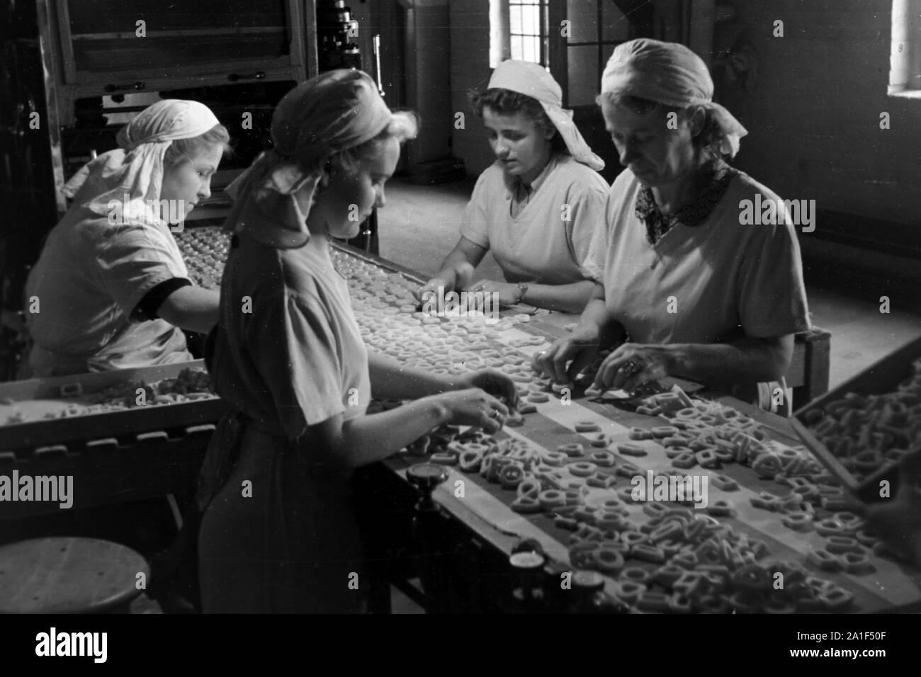 Plus Schokoladenfabrik à Halle (Saale), 1950er. La plupart d'usine de chocolat à Halle sur la Saale, 1950. Banque D'Images