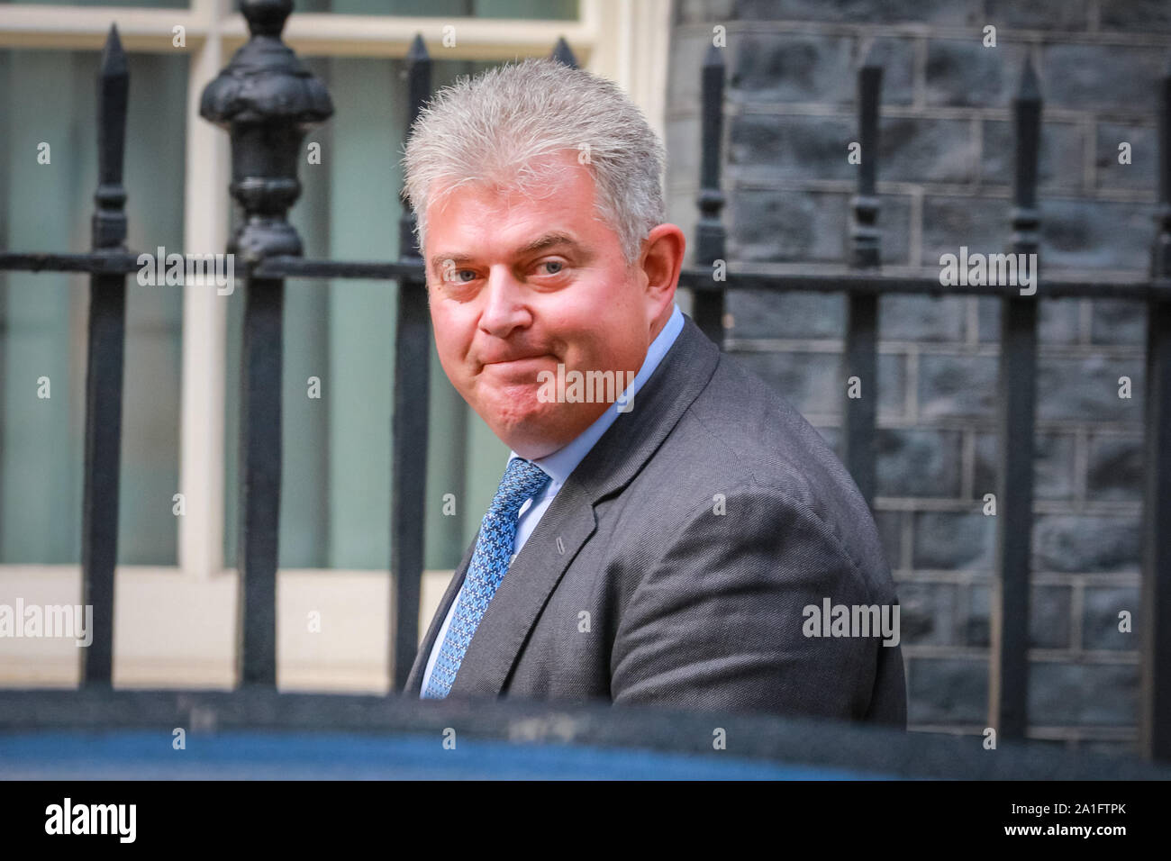 Downing Street, Westminster, London, UK, 26 Sep 2019. Brandon Lewis, Ministre d'État à la sécurité à l'intérieur. Politique Les ministres arrivent pour une réunion du Cabinet à Downing Street en fin d'après-midi. Credit : Imageplotter/Alamy Live News Banque D'Images