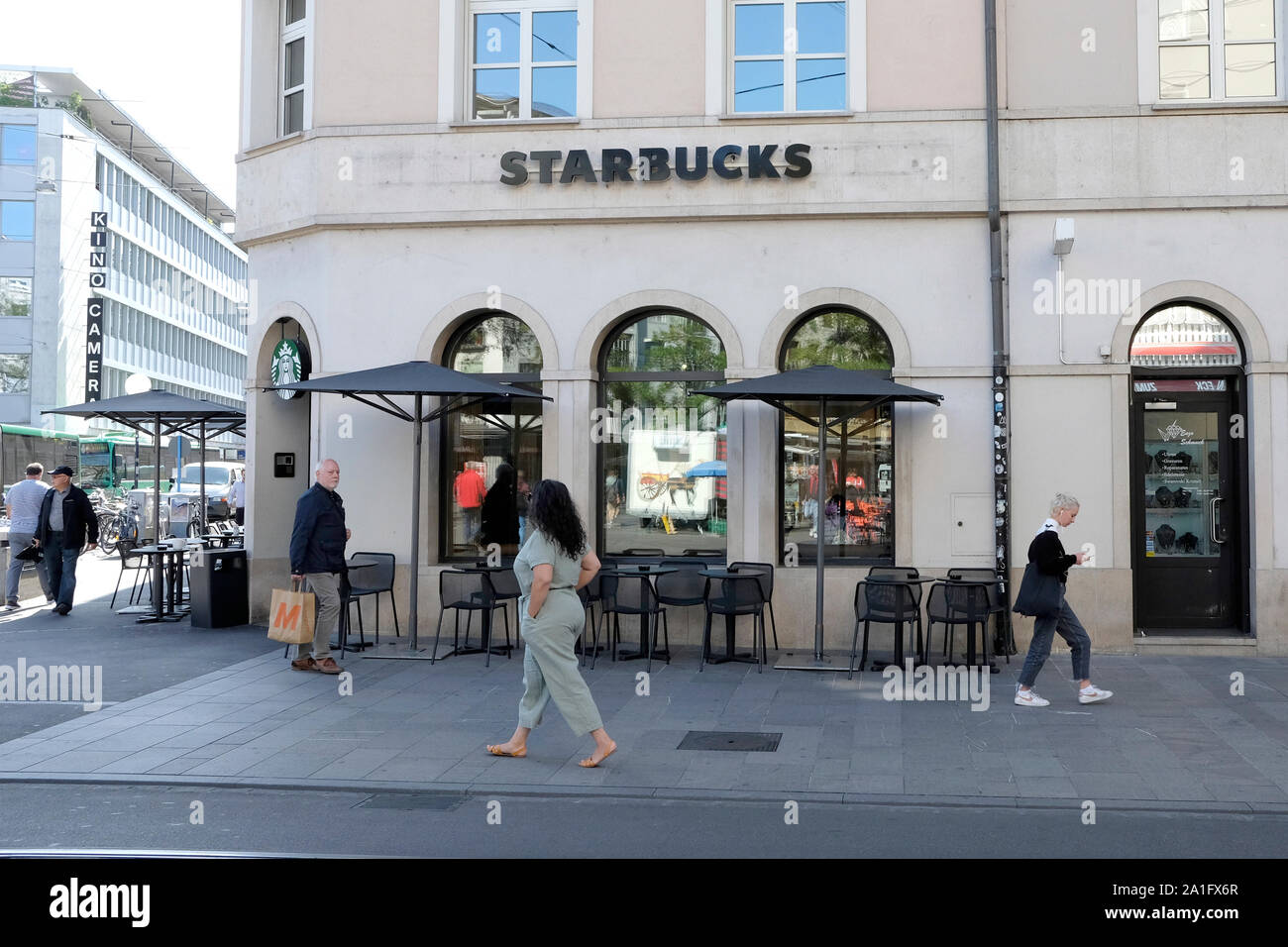 Une vue de Starbucks dans Bâle, Suisse Banque D'Images