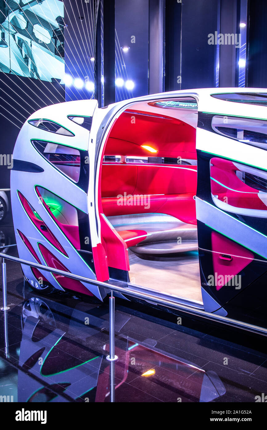 Francfort, Allemagne, nov 2019 : Mercedes-Benz Vision future URBANETIC véhicule autonome, de l'AIA, concept prototype autonom produit par Mercedes Benz Banque D'Images