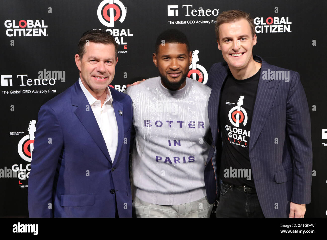 Brooklyn, NY, USA. 26 Sep, 2019. Teneo CHEF Declan Kelly, Usher et citoyen du monde, chef Hugh Evans au citoyen du monde, la conférence de presse pour annoncer leur campagne 2020, l'objectif mondial Live : le rêve possible à l'entrepôt d'AnnÕs à Brooklyn, New York le 26 septembre, 2019 Crédit : Walik Goshorn Punch/media/Alamy Live News Banque D'Images