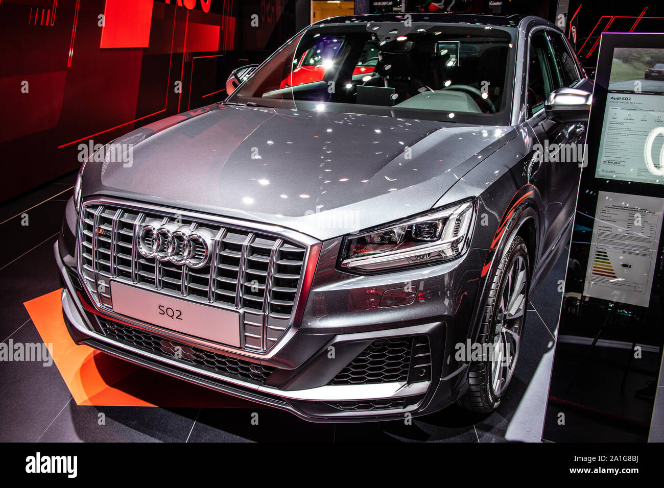 Francfort, Allemagne, 10 septembre 2019 : Audi SQ2 quattro à IAA, mini SUV produit par le constructeur automobile allemand Audi AG Banque D'Images