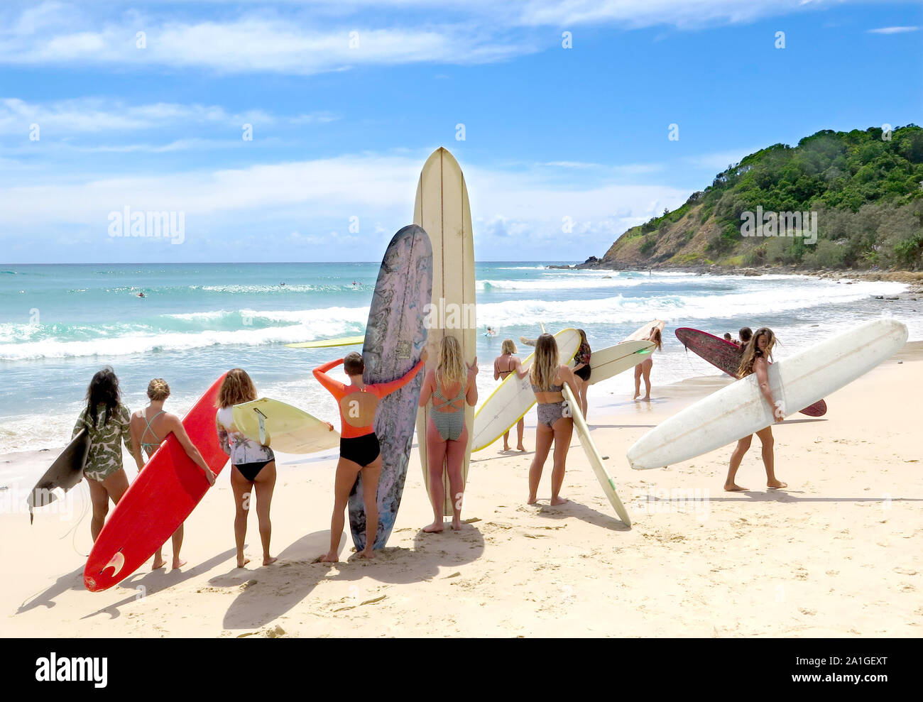 Les femmes pendant les surfeurs Byron Bay Surf Festival à plage de Wategos Byron Bay Australie Banque D'Images