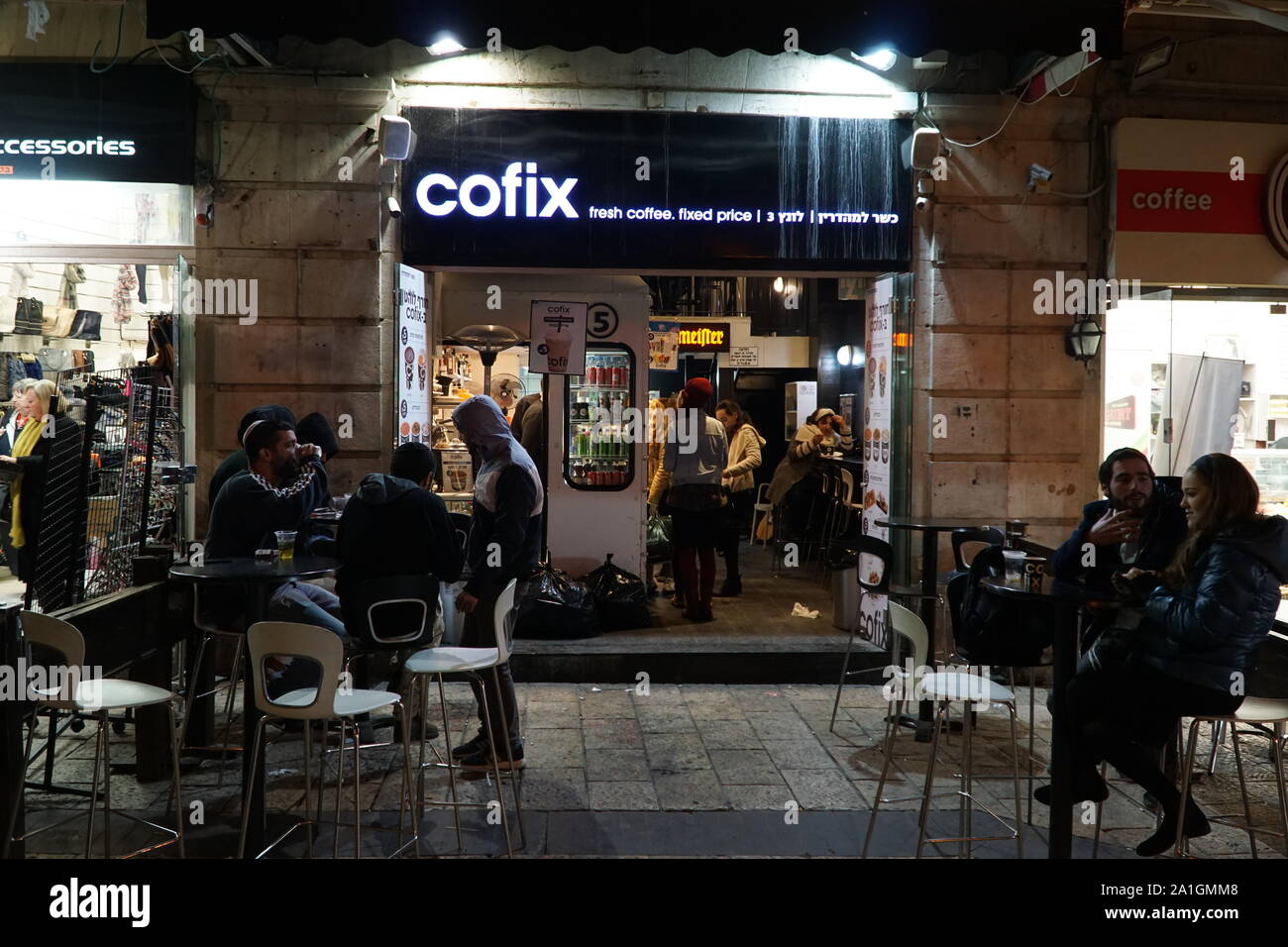 Snack-bar en fin de soirée à Jérusalem Banque D'Images
