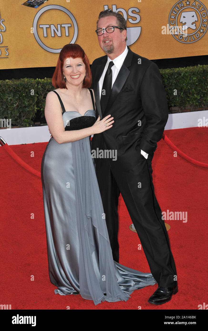 LOS ANGELES, CA. 30 janvier 2011 : Kate Flannery & Chris Haston à la 17e édition des Screen Actors Guild Awards au Shrine Auditorium. © 2011 Paul Smith / Featureflash Banque D'Images