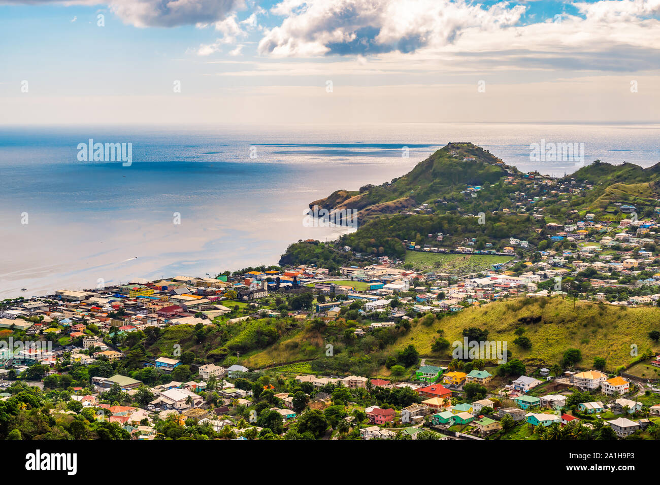 Saint Vincent et les Grenadines. Paysage et ville portuaire de Kingstown. Banque D'Images