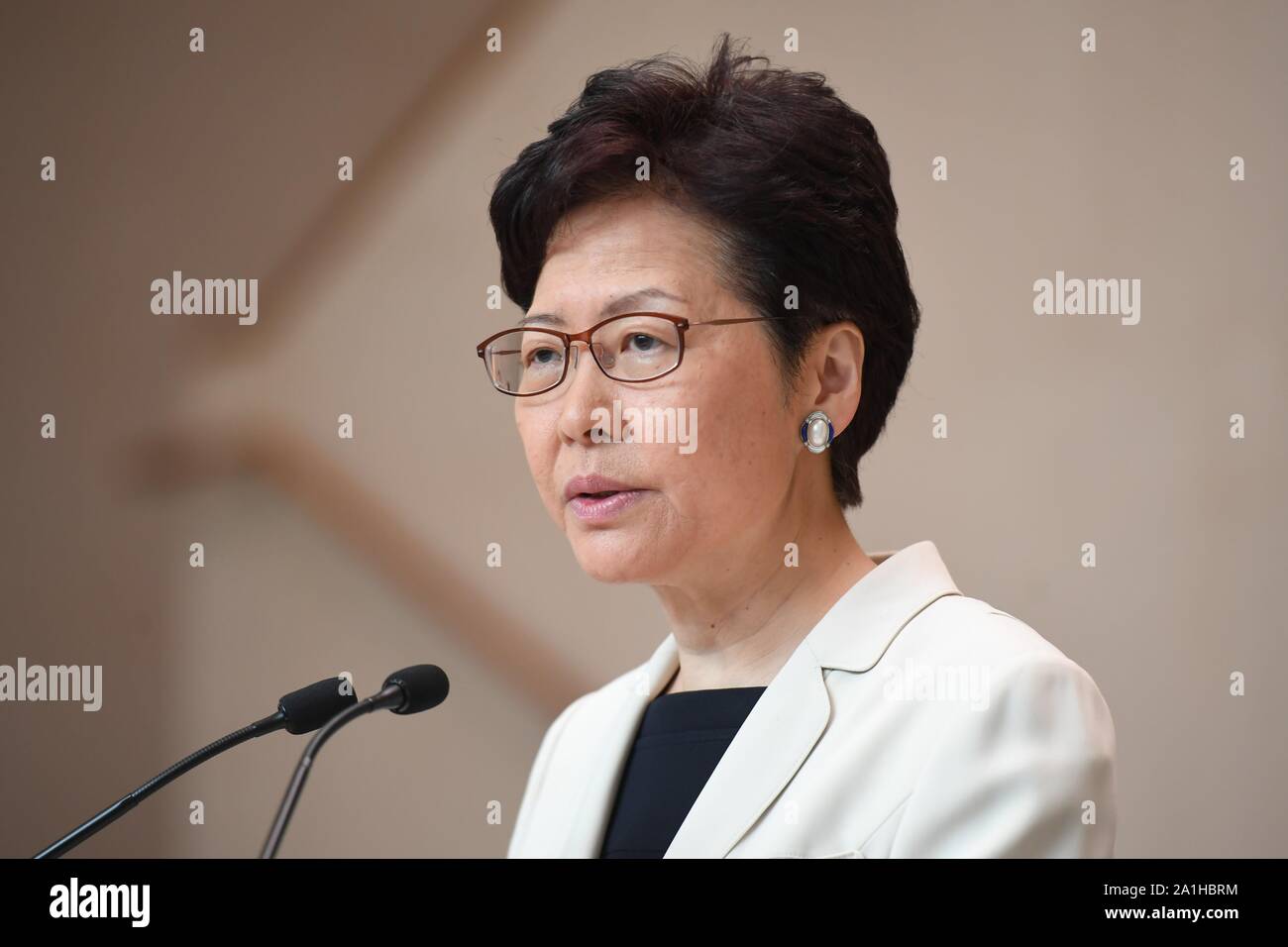 Beijing, Chine. Sep 17, 2019. Chef de l'exécutif de la Région administrative spéciale de Hong Kong Carrie Lam prend la parole lors d'une conférence de presse à Hong Kong, Chine du sud, le 17 septembre 2019. Credit : Lui Siu Wai/Xinhua/Alamy Live News Banque D'Images