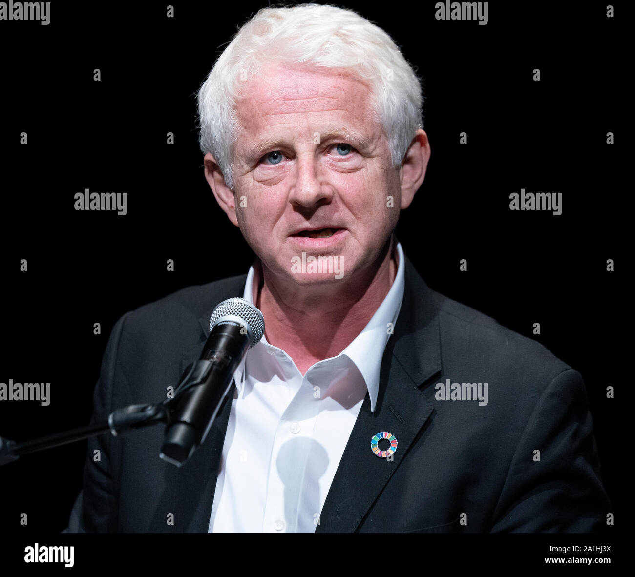 New York, États-Unis. 26 Sep, 2019. L'objectif mondial Avocat Richard Curtis assiste à la conférence de presse pour Citoyen du monde, et des plans de campagne et de dévoilement Teneo 2020 têtes à St Ann's Warehouse (photo de Lev Radin/Pacific Press) Credit : Pacific Press Agency/Alamy Live News Banque D'Images