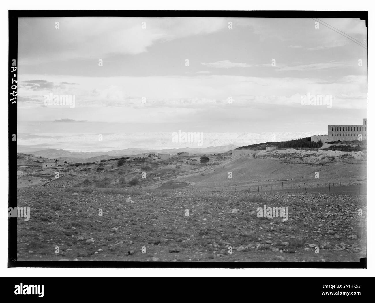 Mts. de Moab fr[om] Scopus montrant aile de l'hôpital Hadassah. [C.-à-d., de l'hôpital] scène du soir Banque D'Images