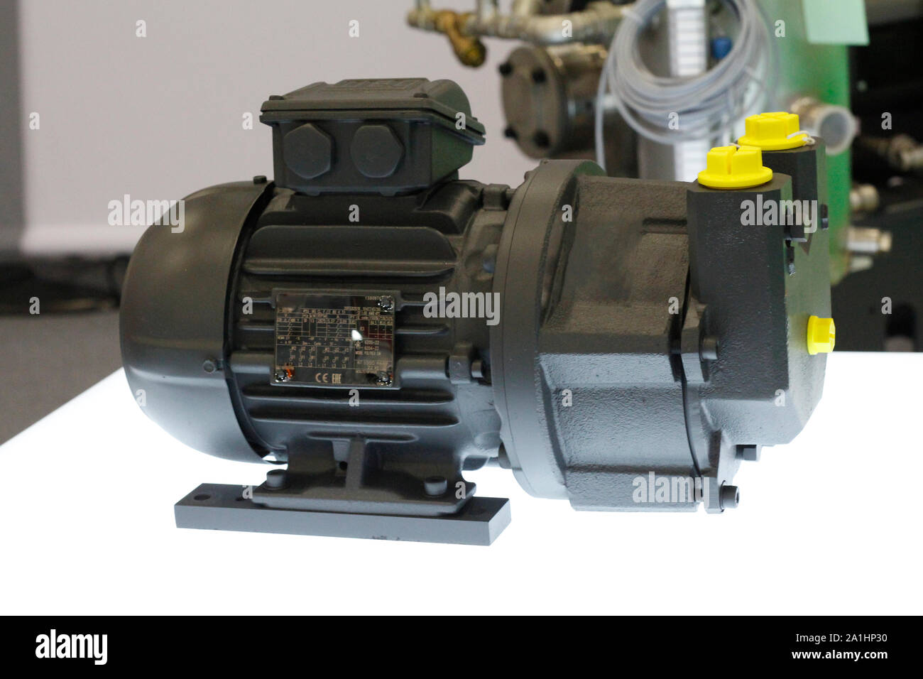 Compresseur à vide élevé en coupe. Les pompes à vide et systèmes dans une installation de fabrication. Unités de vide - forevacuum et la soupape. Banque D'Images