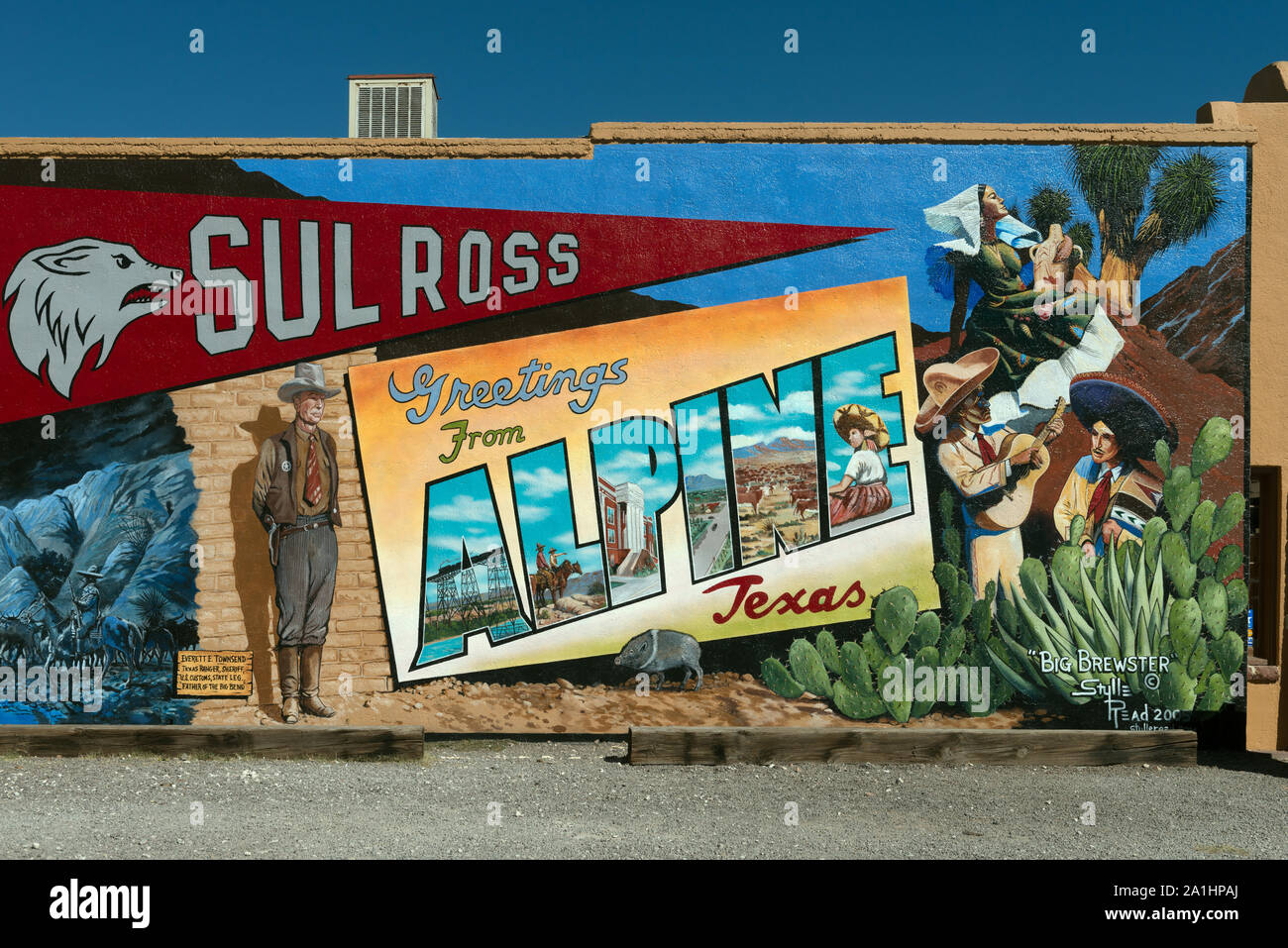 Murale de Cleburne (Texas), l'artiste Stylle Lire dépeignant l'histoire locale dans le centre-ville d'Alpine, Texas Banque D'Images