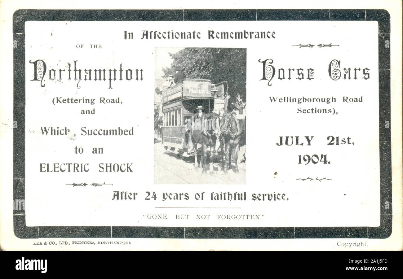 Carte postale souvenir des voitures à cheval de Northampton qui a succombé à un choc électrique 21 Juillet 1904 Banque D'Images