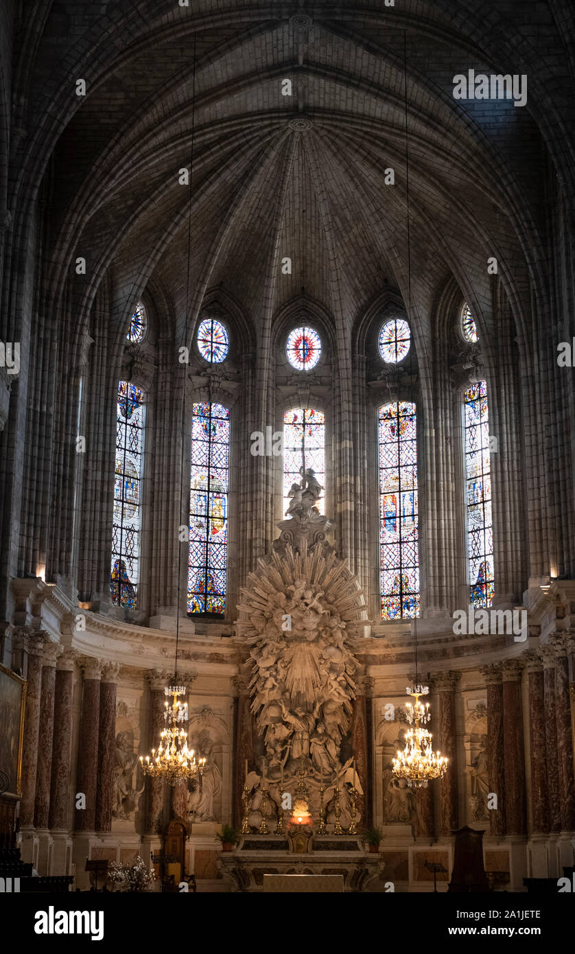 La cathédrale Saint-Nazaire de Béziers et Saint Celse. Monument gothique construit sur le site du massacre par la croisade des Albigeois Banque D'Images