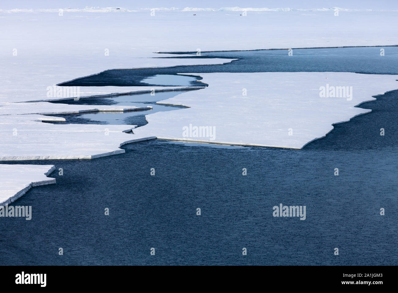 Rupture de la glace de mer qui se trouve en face de l'McMurdo/Ross de glace flottante. Près de la Base de Scott et de la station McMurdo, en Antarctique Banque D'Images