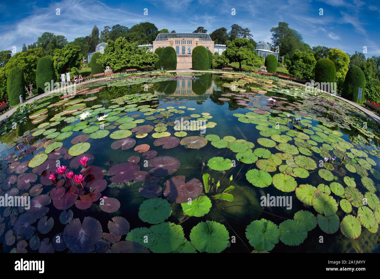 Étang, villa mauresque, le Jardin zoologique et botanique Wilhelma, Stuttgart, Bade-Wurtemberg, Allemagne Banque D'Images