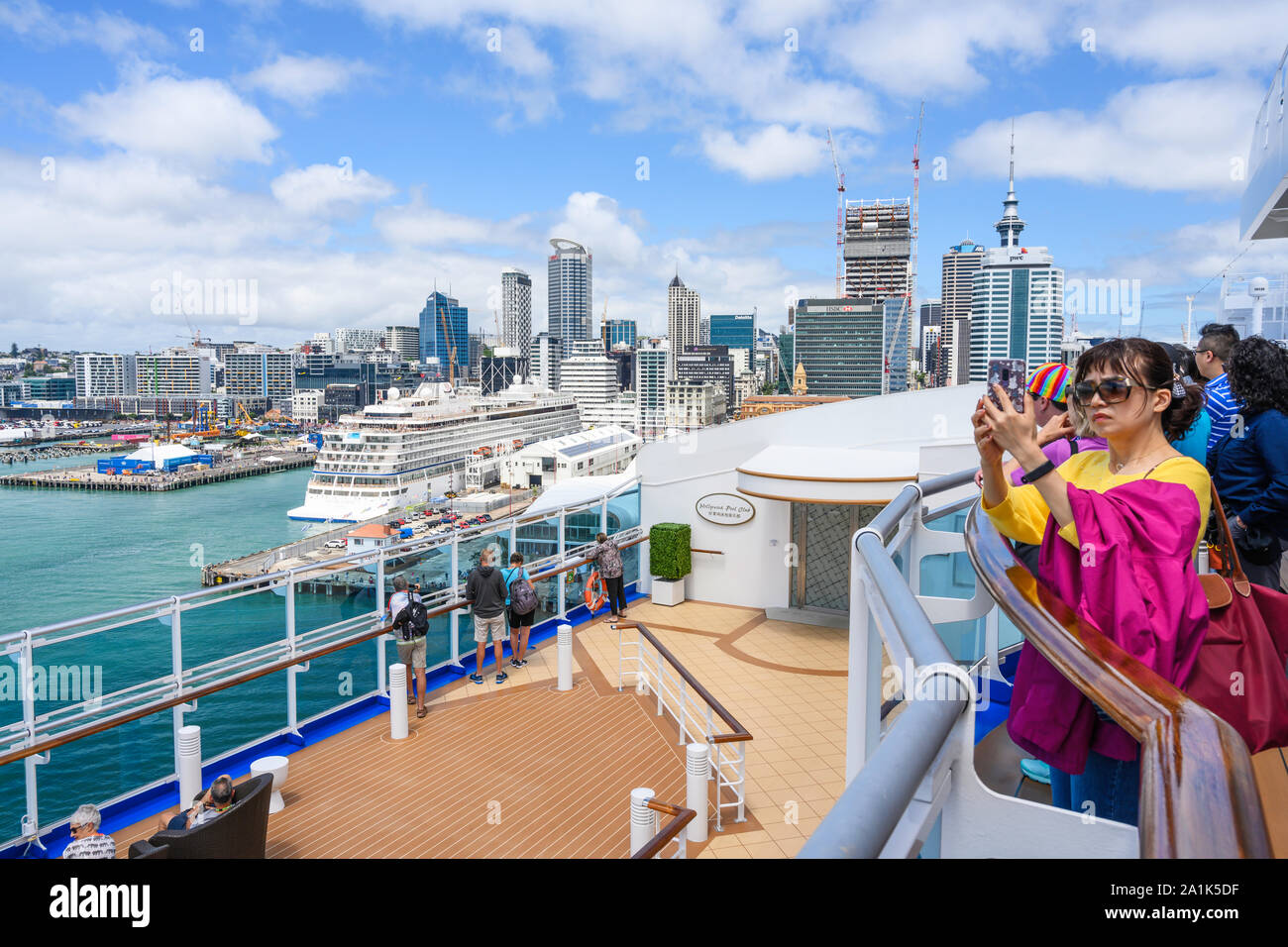 Princess Cruises navire 'Majestic Princess' se prépare à quai à Princes Wharf dans le port d'Auckland, en Nouvelle-Zélande. Banque D'Images