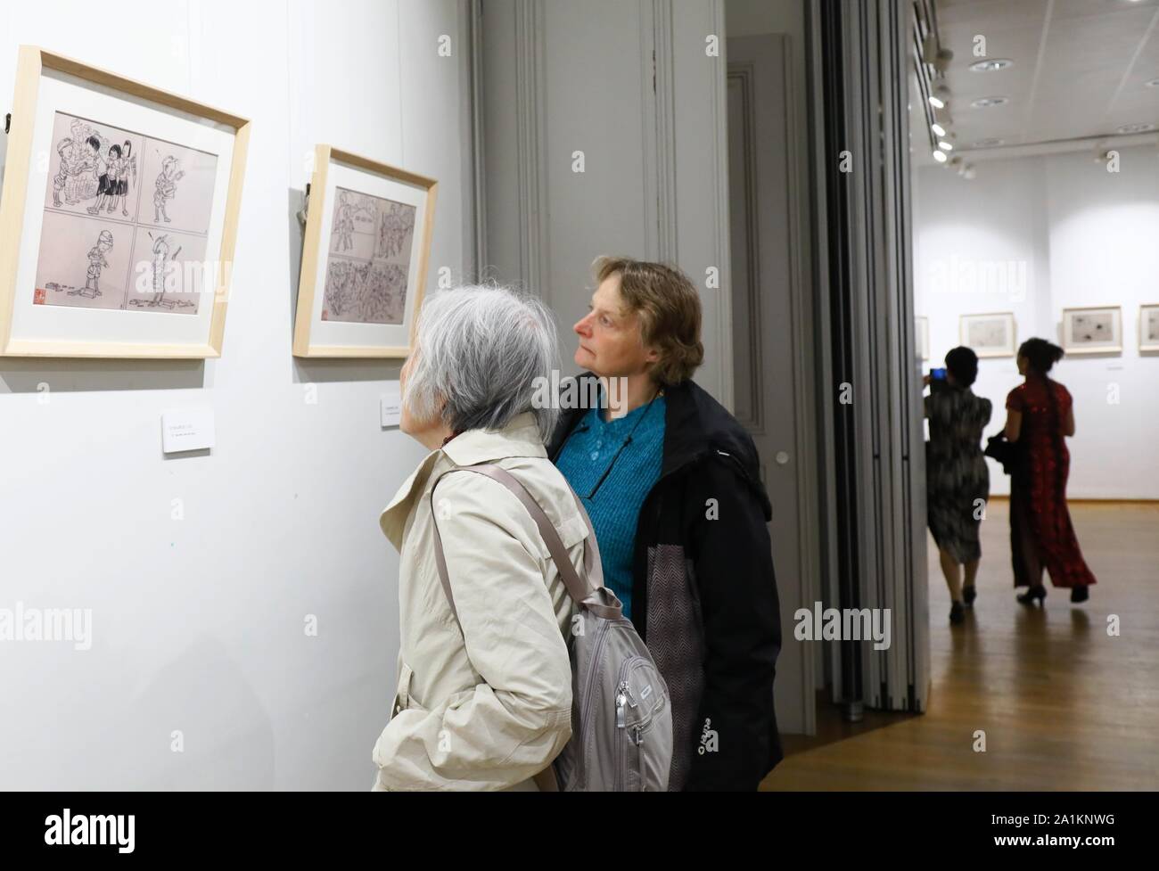 (190927) -- Bruxelles, le 27 septembre 2019 (Xinhua) -- Les manuscrits de la bande dessinée de San Mao lors d'une exposition à Bruxelles, Belgique, le 26 septembre 2019. La Semaine du Film de Shanghai a été lancé ici le jeudi, avec la cérémonie d'ouverture en soulignant les aventures de San Mao, une figure historique de la bande dessinée chinoise. 'Les Aventures de San Mao, l'un des premiers films de Shanghai en se centrant sur une bande dessinée de l'orphelin de la rue ville, a été projeté à une cérémonie d'ouverture à la Chine Culture Centre (CCC) à Bruxelles, qui permet aux visiteurs de se connecter à l'histoire de Shanghai. (Xinhua/Pan Geping) Banque D'Images