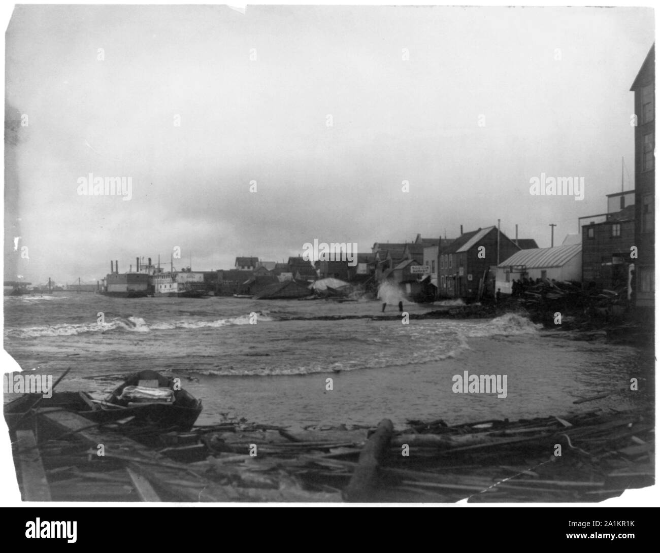 Nome (et environs), Alaska, 1900] : le long de l'épave, la rivière Snake Nome [causées par l'orage Banque D'Images