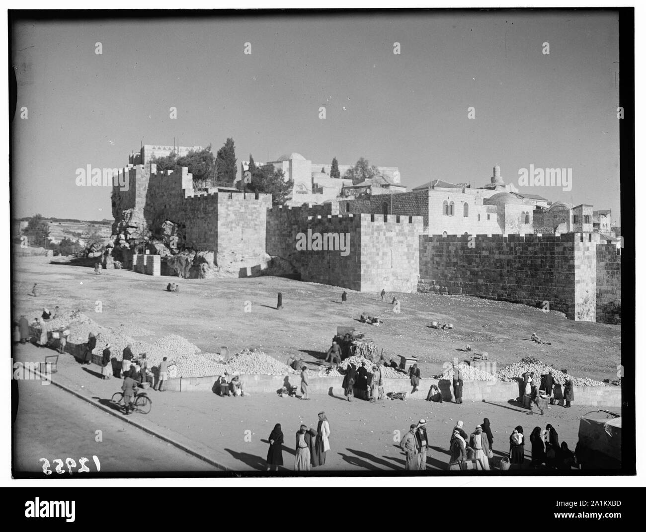 Amérique du mur de la ville (avec des tas d'oranges) [Jérusalem] Banque D'Images
