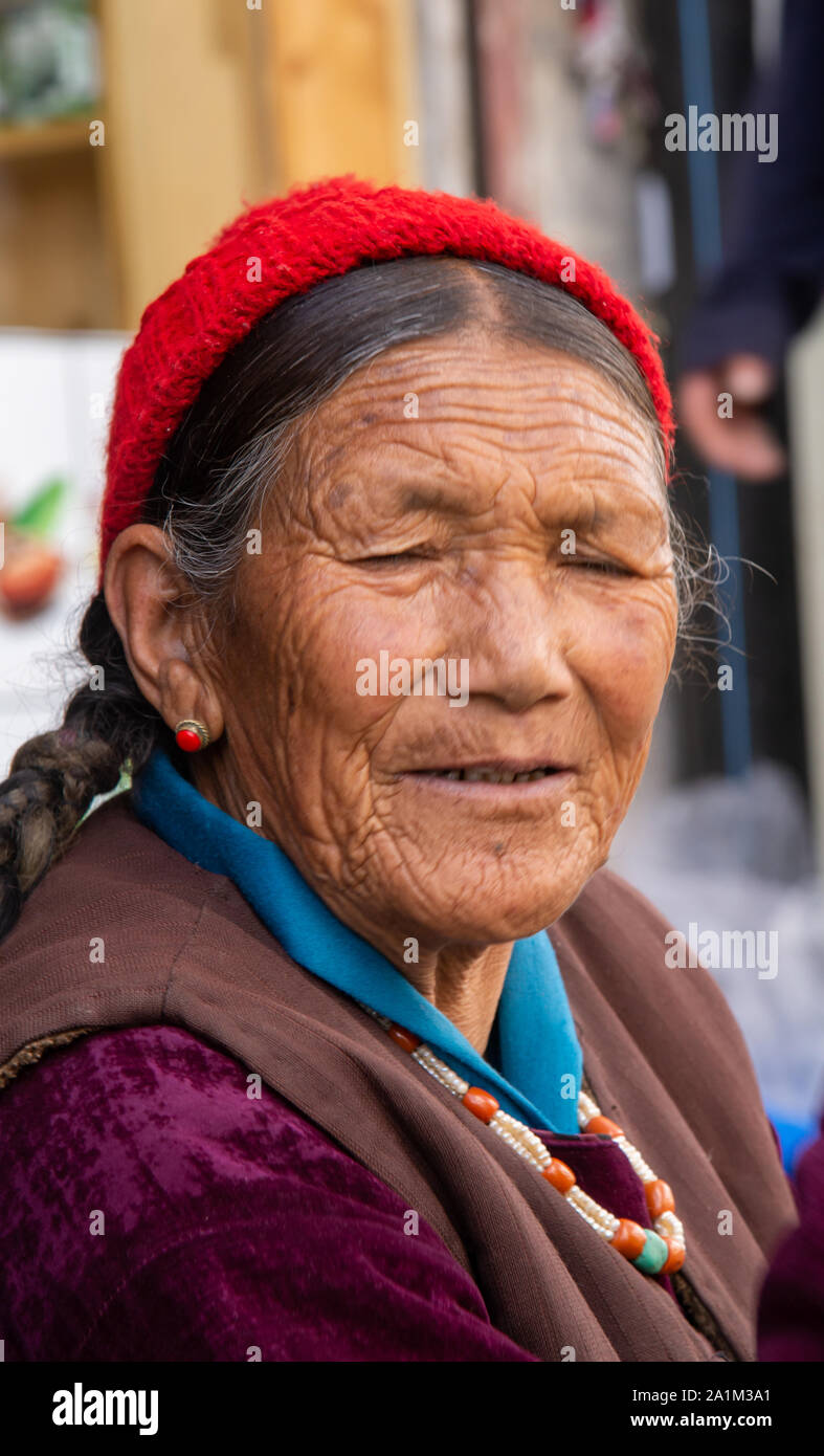 Portrait de femme à ladakhis street à Leh au Ladakh, Inde Banque D'Images