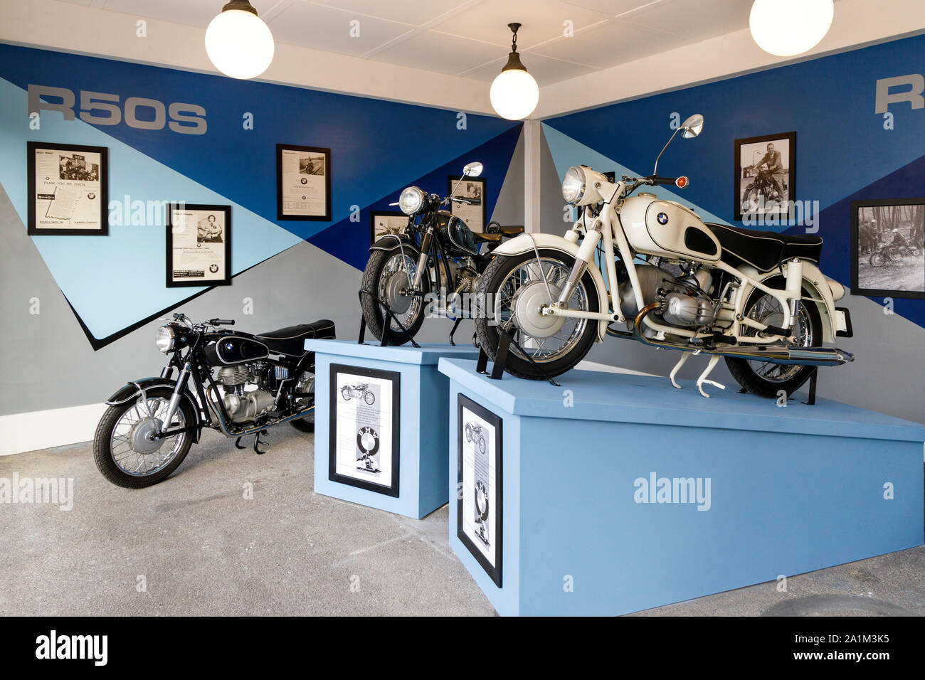 Dans le showroom simulation moteur Mars 1961 Œuvres de la BMW R50S moto.  Populaire et vendeur pour BMW Photo Stock - Alamy