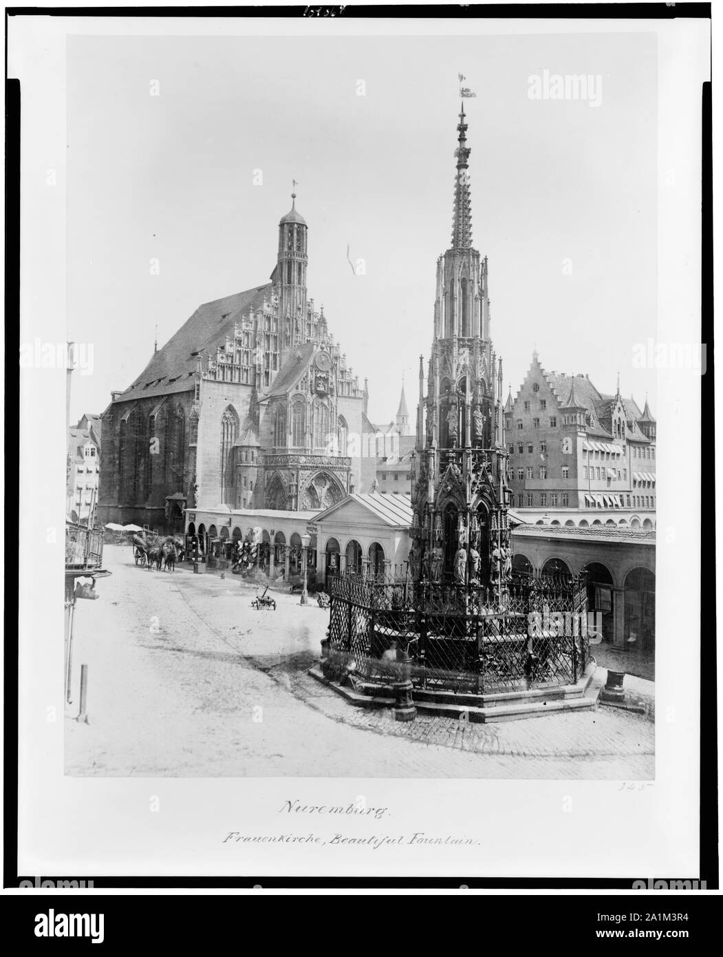 Nuremberg. La Frauenkirche, belle fontaine Banque D'Images