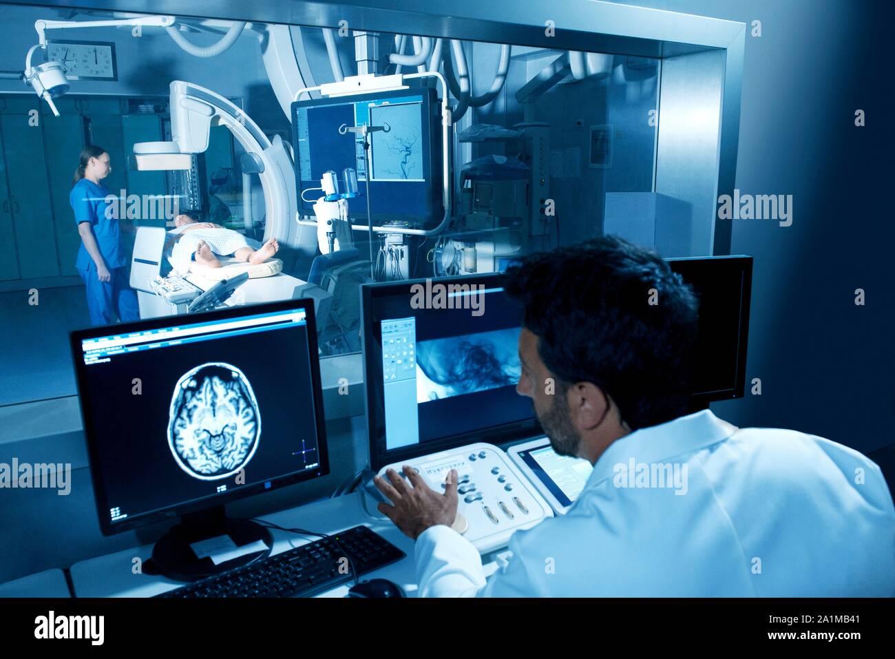 Angiographie cérébrale Banque de photographies et d’images à haute ...