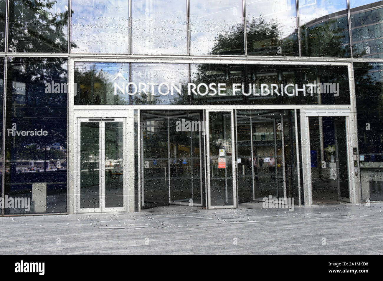 Londres, Royaume-Uni. 16 juillet, 2019. Cabinet d'avocats Norton Rose Fulbright et logo vu à la rivière, la zone du pont de la Tour de Londres. Credit : Petra Figuero SOPA/Images/ZUMA/Alamy Fil Live News Banque D'Images