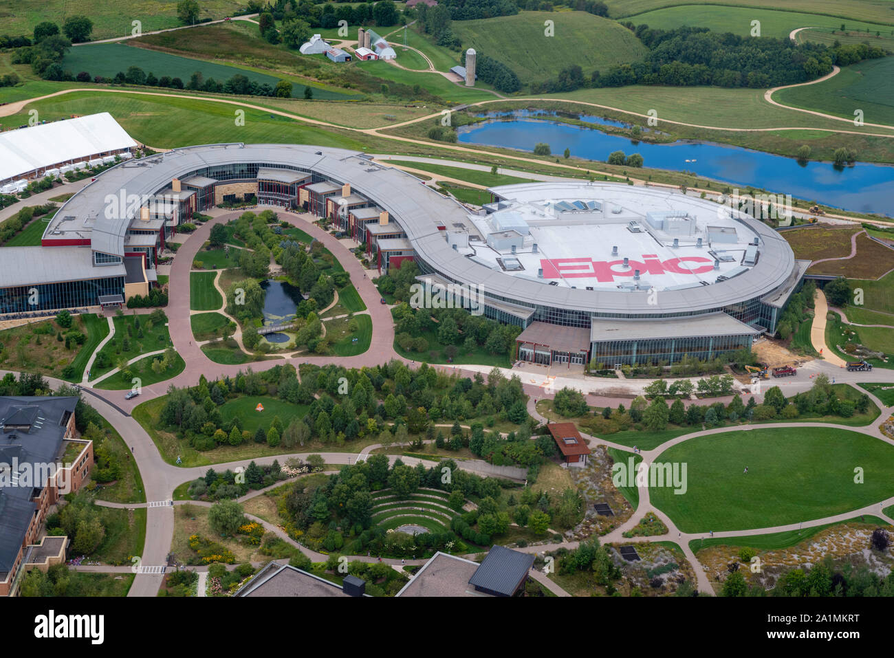 Vue aérienne de l'Epic Systems de Vérone, Wisconsin, Etats-Unis, un  innovateur important dans le domaine des dossiers médicaux électroniques  Photo Stock - Alamy