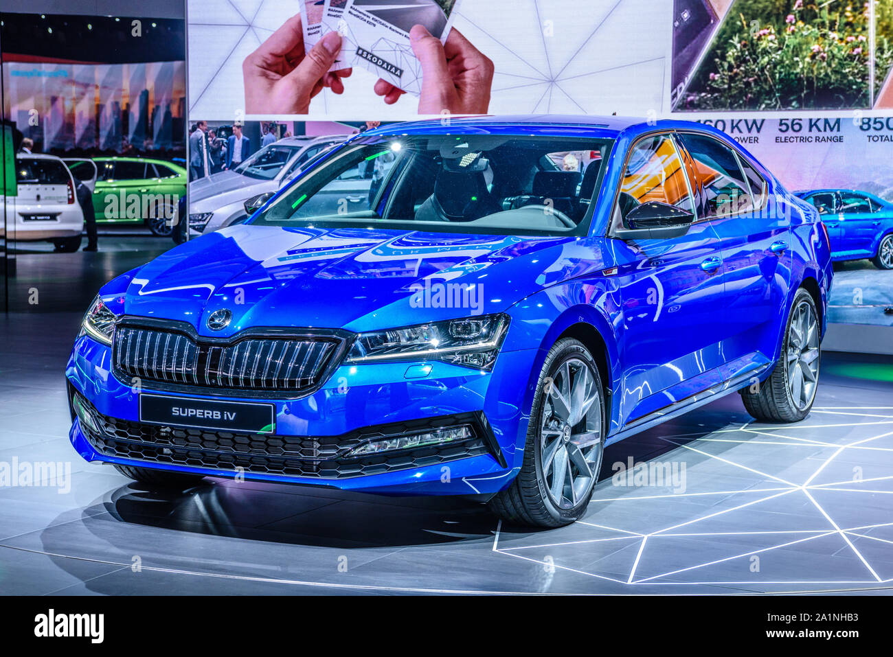 Francfort, Allemagne - Sept 2019 : bleu SKODA SUPERB iV B8 TYP 3V voiture berline, IAA International Motor Show Salon International de l'auto. Banque D'Images