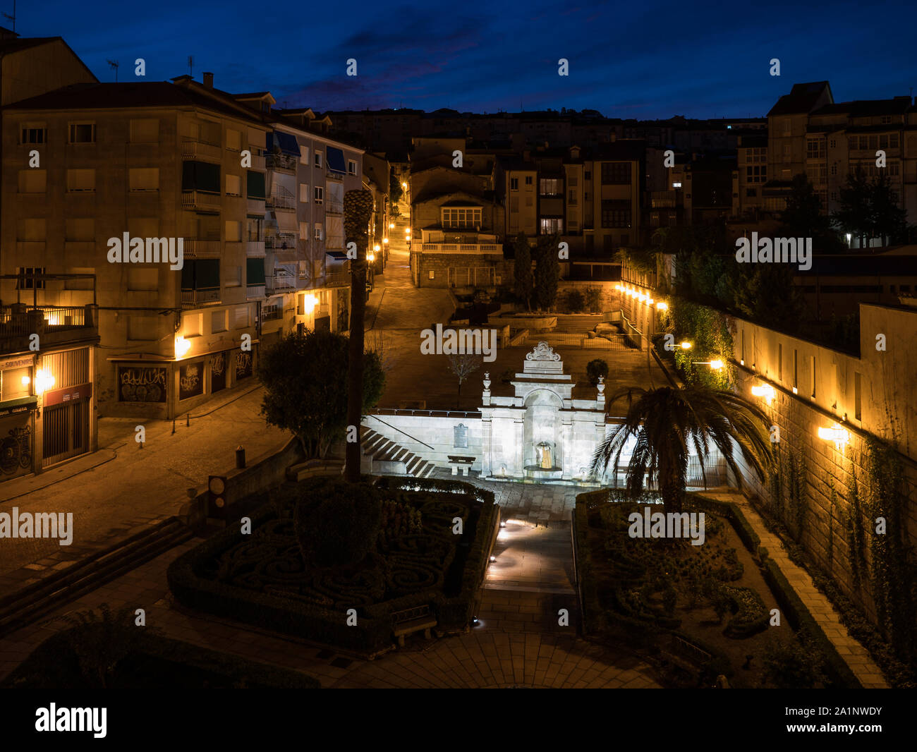Comme Burgas Hot Spring dans le centre-ville, à l'aube. C'est la plus ancienne des sources thermales de la ville et était déjà utilisée par les Romains pour la guérison des maladies. Banque D'Images
