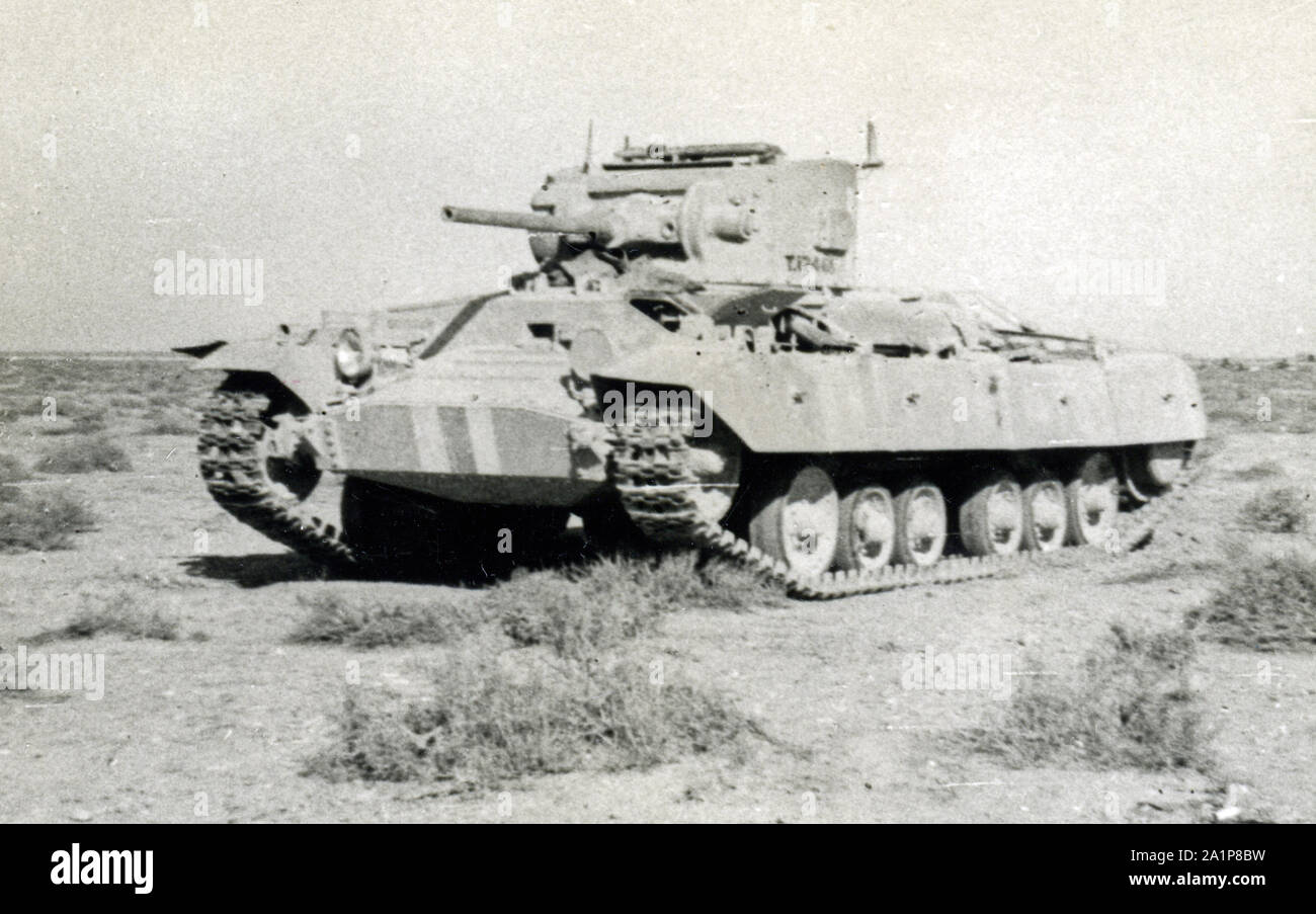 Photographies prises pendant la seconde Guerre mondiale par un soldat britannique du Royal Tank Regiment pendant la campagne en Afrique du Nord. 8ème réservoir de Cruiser militaire, Tobruk, 1941. Trooper C M Shoults Banque D'Images