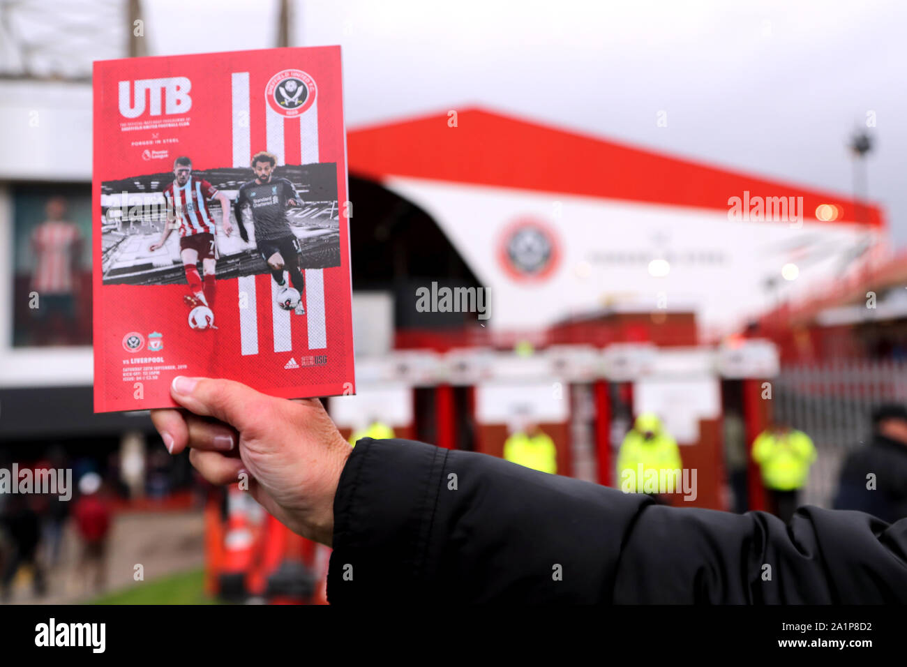 Close up de la journée de match officielle programme avant le match de Premier League Lane, Sheffield. Banque D'Images