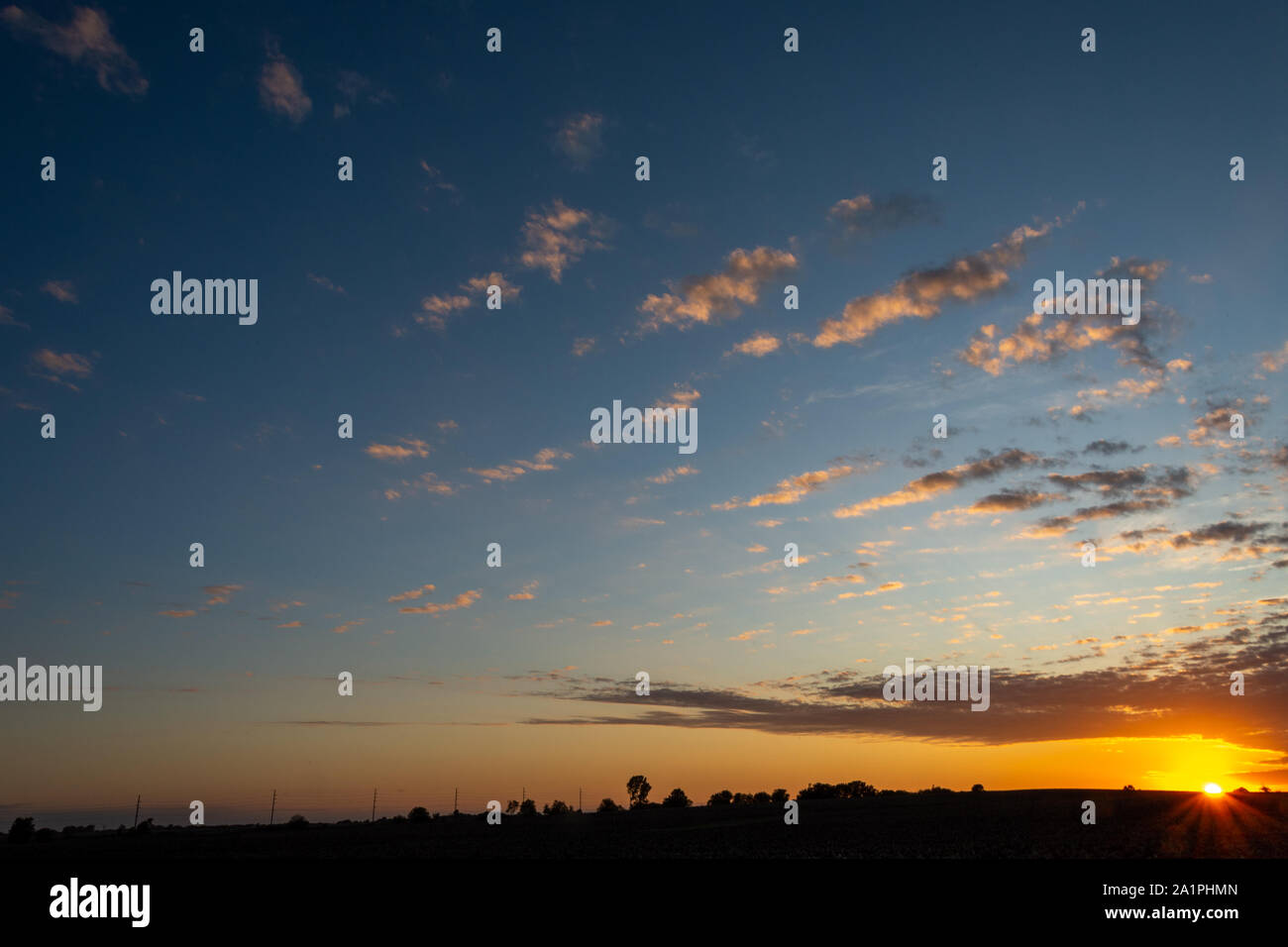 Un coucher du soleil de Septembre dans la région de Polk County, Iowa. Banque D'Images