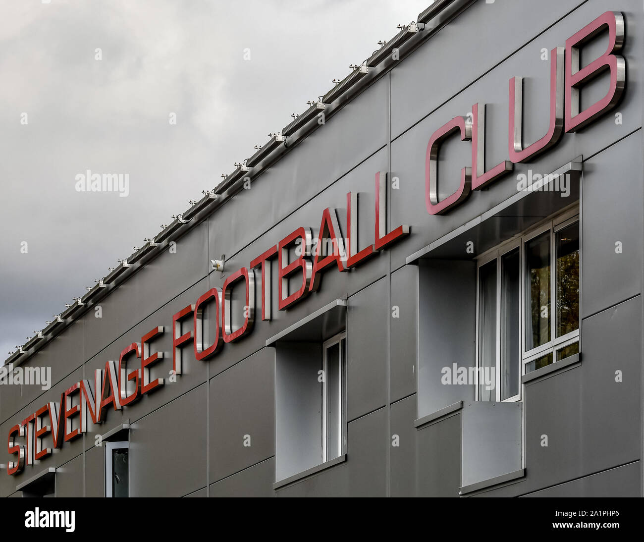 Stevenage, Royaume-Uni. 28 Sep, 2019. Terrain de football de Stevenage se prépare pour l'EFL Sky Bet match de Ligue 2 entre Stevenage et Cambridge United au stade Lamex, Stevenage, en Angleterre, le 28 septembre 2019. Photo par Phil Hutchinson. Usage éditorial uniquement, licence requise pour un usage commercial. Aucune utilisation de pari, de jeux ou d'un seul club/ligue/dvd publications. Credit : UK Sports Photos Ltd/Alamy Live News Banque D'Images