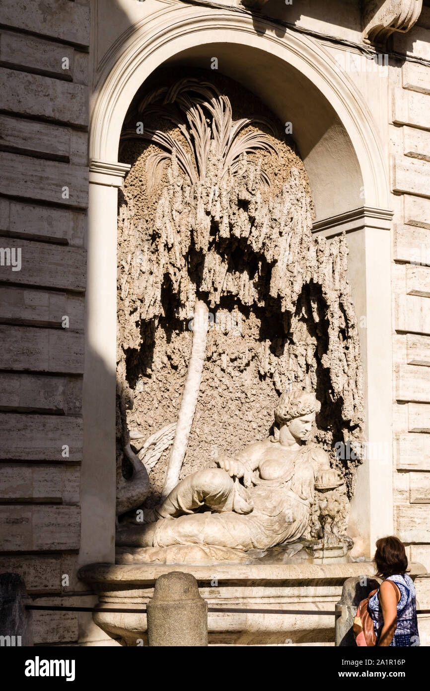 La déesse Junon, l'un des Quattro Fontane, sur la colline du Quirinal à Rome, Italie Banque D'Images