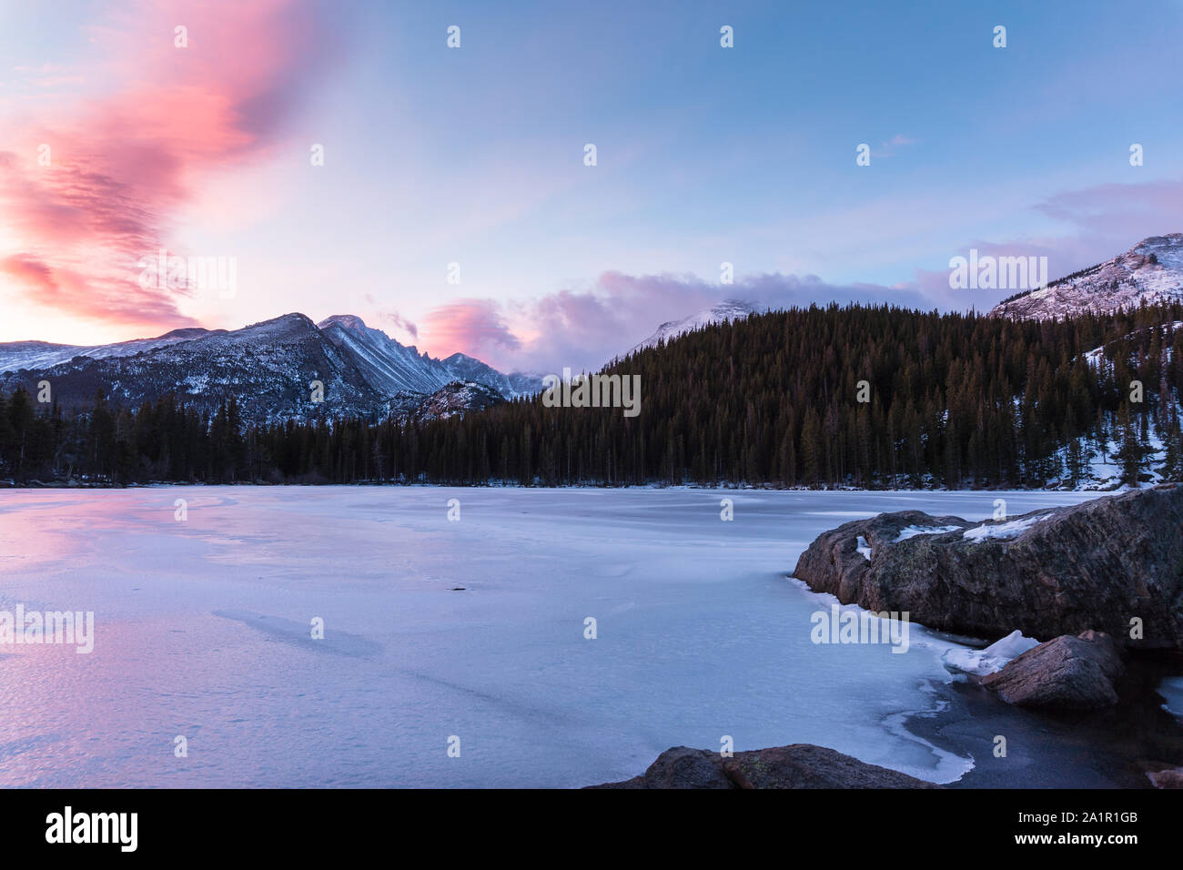 Colorful Sunrise à Bear Lake, Rocky Mountain National Park Banque D'Images