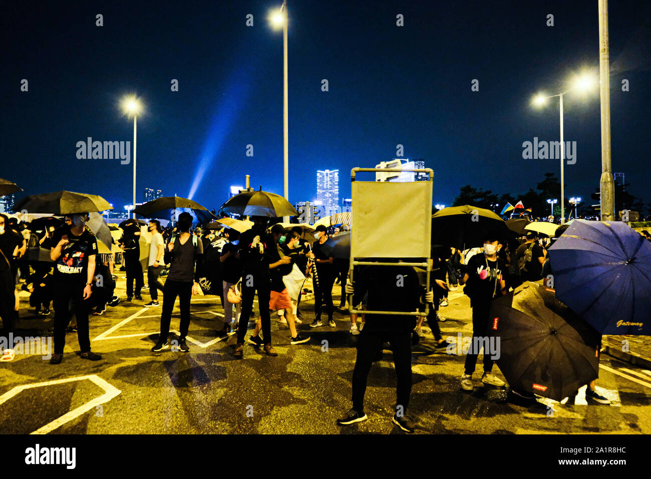 Hong Kong, Chine. 28 Sep, 2019. Les manifestants se rassemblent à l'extérieur du gouvernement central dans le domaine de l'Amirauté pendant la 5e anniversaire de l'Umbrella 2014 Mouvement, Hong Kong. Des milliers de personnes se sont réunies à Hong Kong le 28 septembre à l'occasion du cinquième anniversaire de la "Mouvement parapluie' Credit : Keith Tsuji/ZUMA/Alamy Fil Live News Banque D'Images