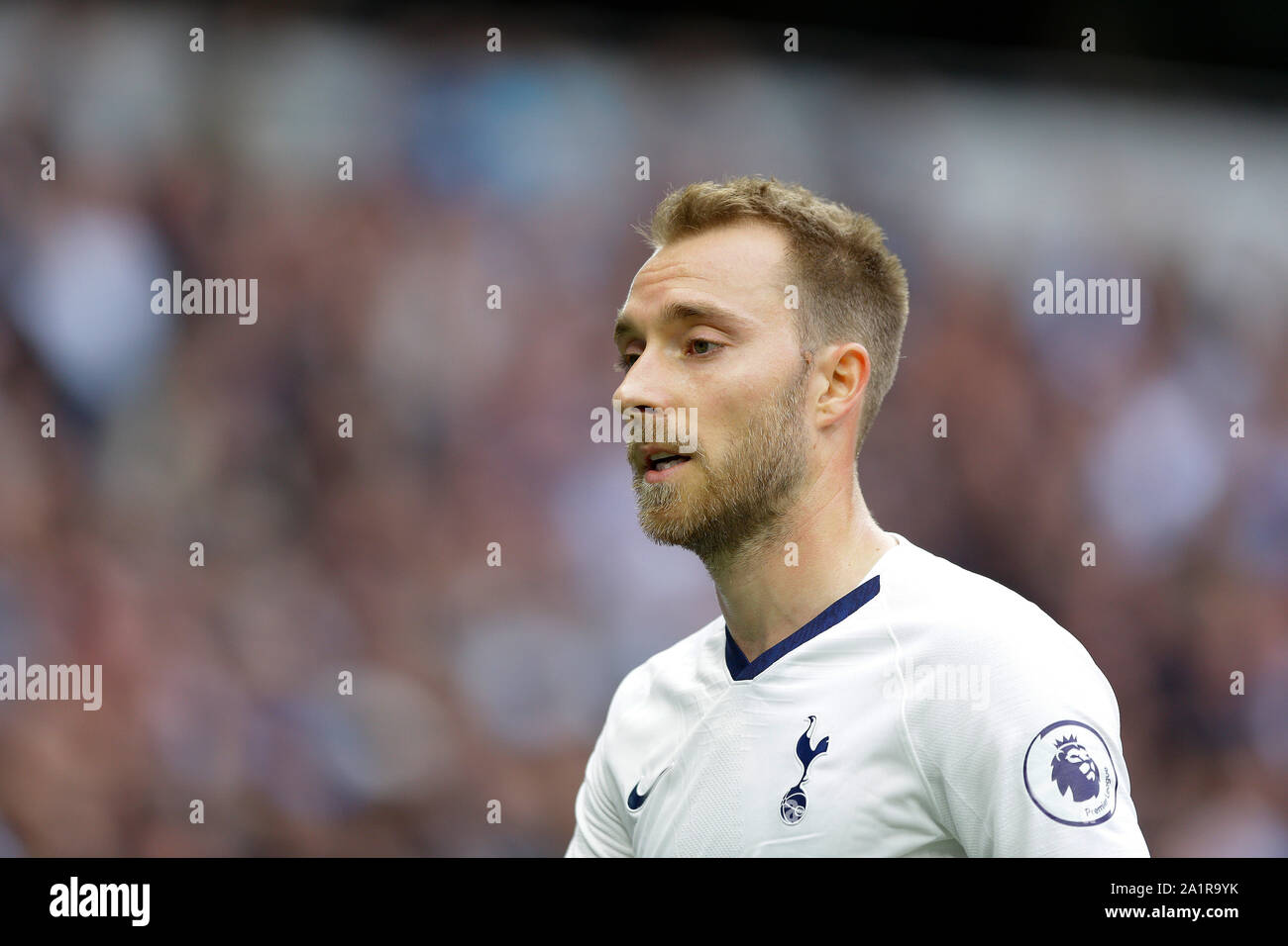 Tottenham Hotspur Stadium, Londres, Royaume-Uni. 28 Sep, 2019. Premier League anglaise de football, contre Tottenham Hotspur Southampton ; Christian Eriksen de Tottenham Hotspur - strictement usage éditorial uniquement. Pas d'utilisation non autorisée avec l'audio, vidéo, données, listes de luminaire, club ou la Ligue de logos ou services 'live'. En ligne De-match utilisation limitée à 120 images, aucune émulation. Aucune utilisation de pari, de jeux ou d'un club ou la ligue/player Crédit : publications Plus Sport Action/Alamy Live News Banque D'Images