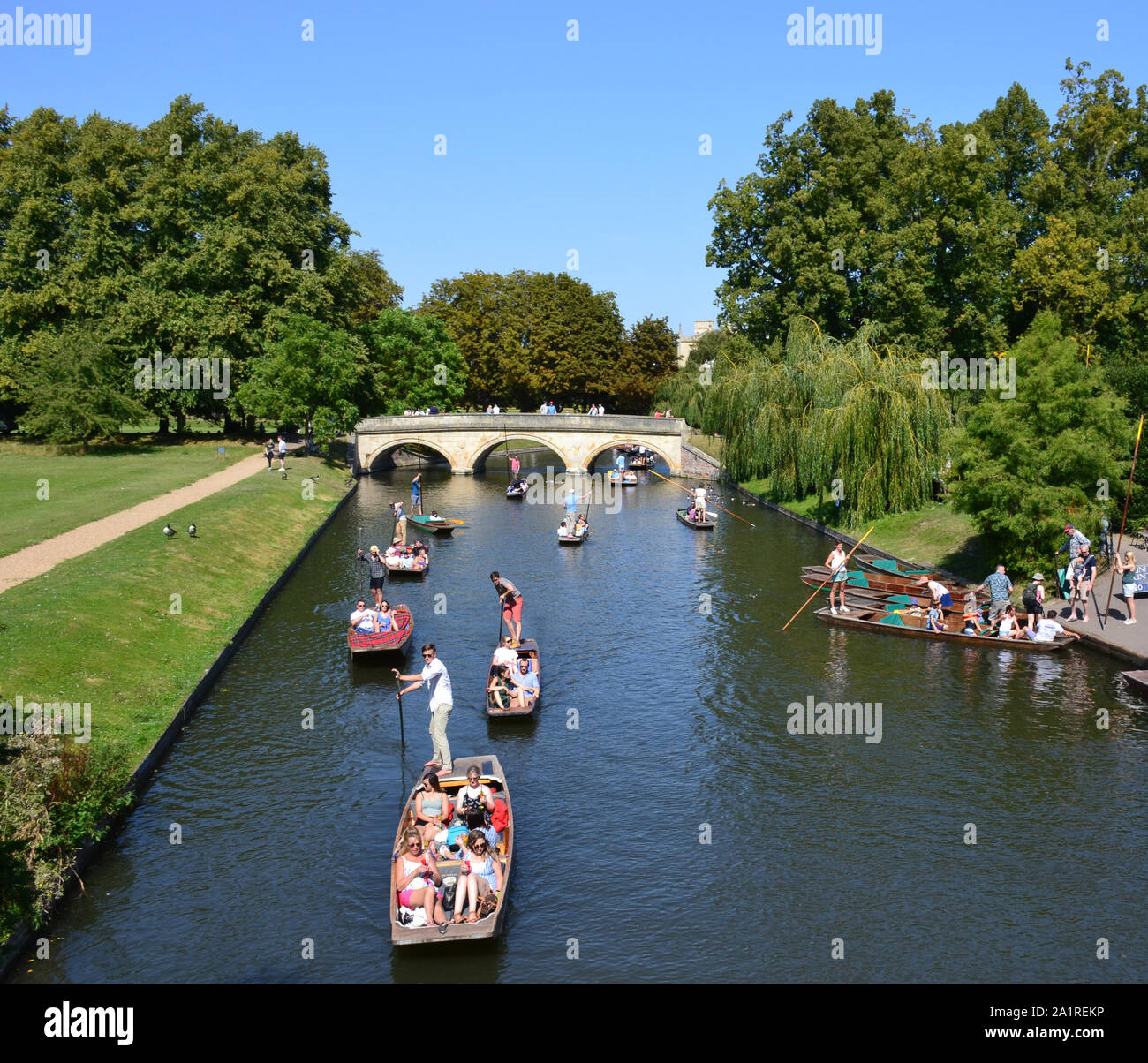 Vieux Pont et rivière à Cambridge, Royaume-Uni Banque D'Images