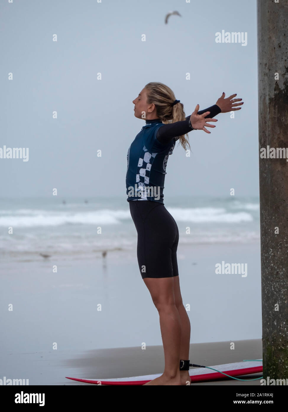 Sage Pro surfer Erricson étend avant la prochaine chaleur à l'US Open 2019 de l'événement Surf Banque D'Images