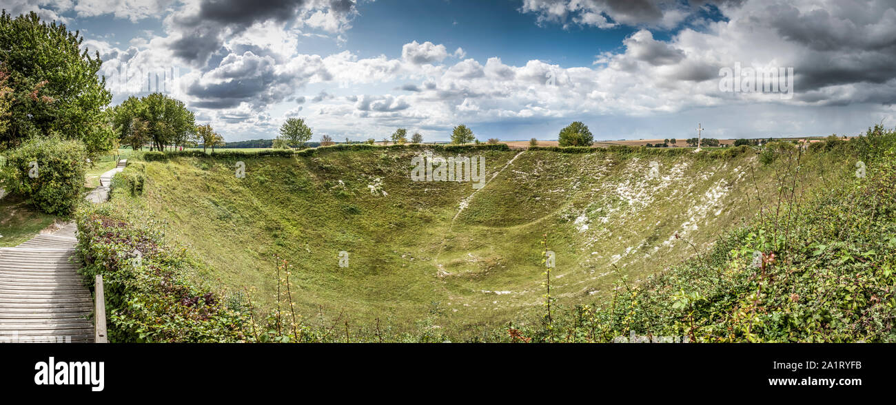 Vue panoramique de la PREMIÈRE GUERRE MONDIALE à La Boisselle Lochnagar Crater sur la somme de la campagne du nord de la France Banque D'Images