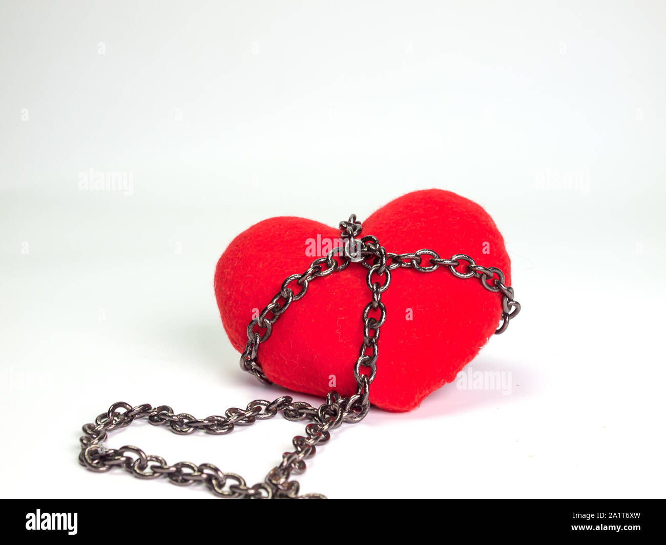 Coeur Avec La Chaine Sont Synonymes De Notre Amour Photo Stock Alamy