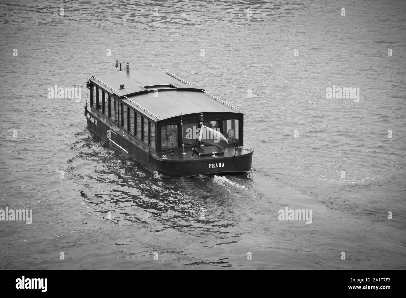 Péniche sur la rivière Banque D'Images