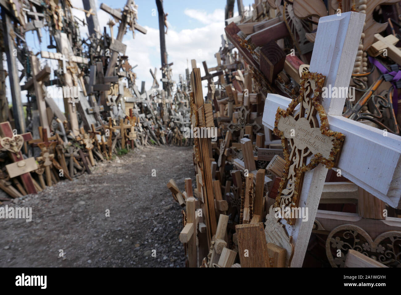 Est un lieu de pèlerinage et une destination touristique qui est situé près de la ville de Šiauliai, est une petite colline sur laquelle de nombreux croisements stand Banque D'Images