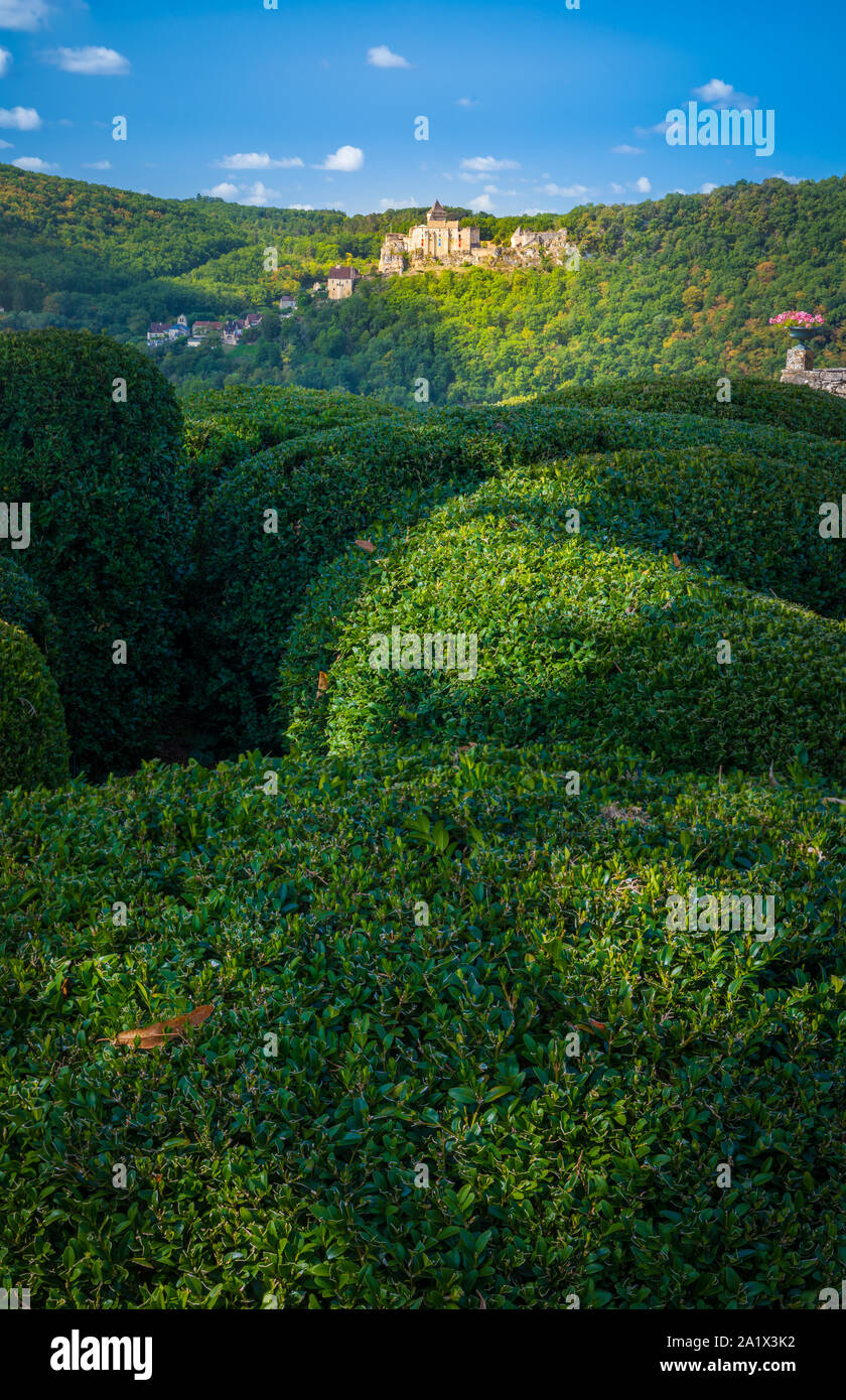 Les Jardins de Marqueyssac sont situés dans la ville de Vézac, dans la région française de Dordogne, dans la région de Nouvelle-Aquitaine. C'est sur la liste de Banque D'Images