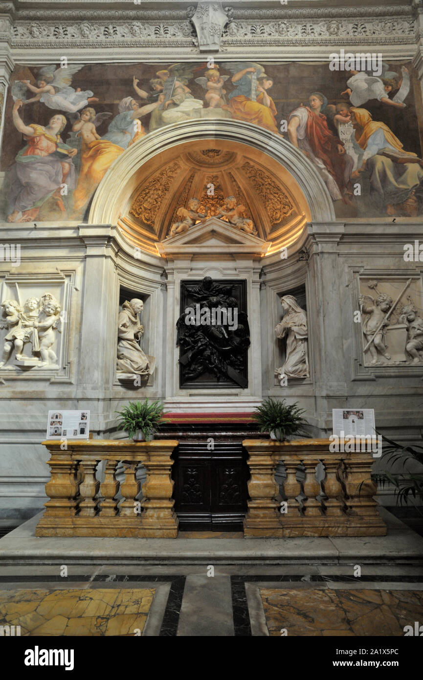 Italie, Rome, église de Santa Maria della Pace, Cappella Chigi avec fresques de Raphaël (Raffaello) Banque D'Images