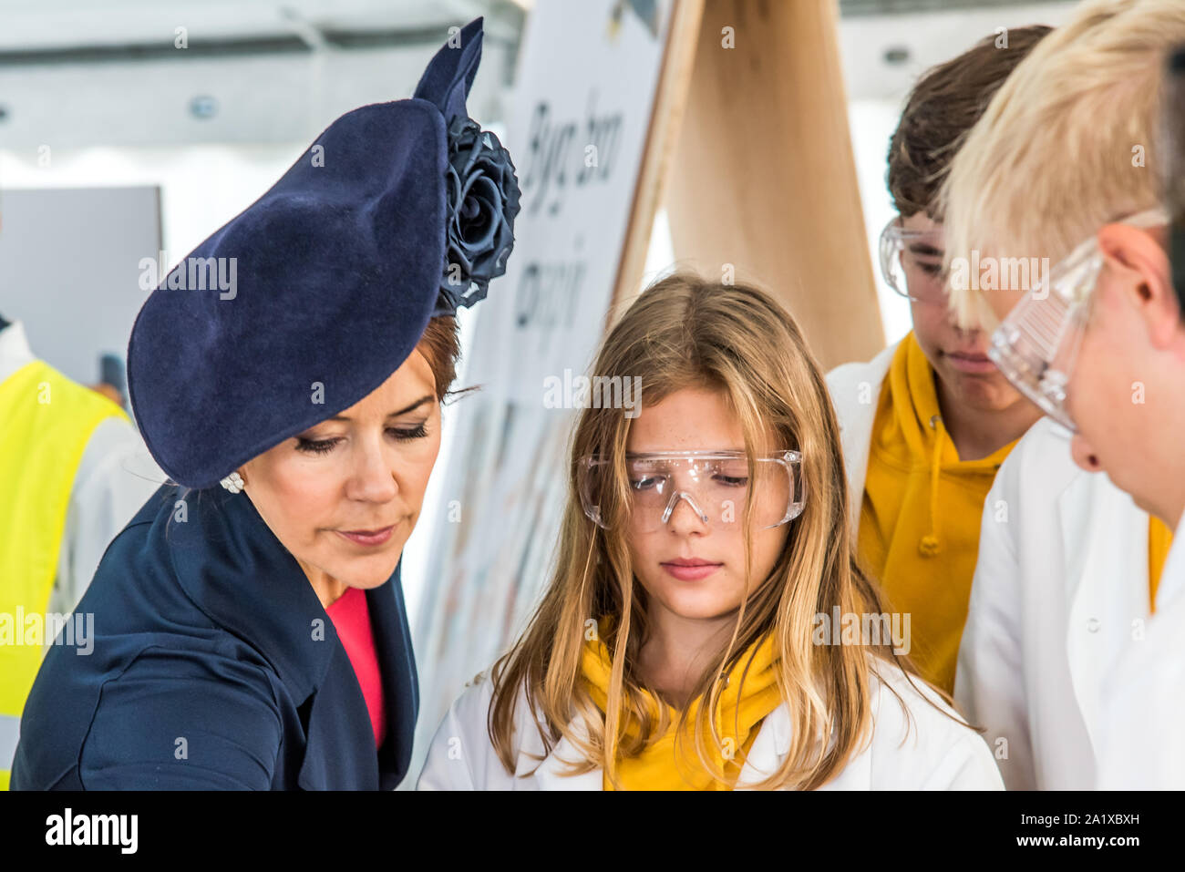 La princesse Mary visiter la tente pour enfants lors de l'inauguration du nouveau pont à Frederikssund, Danemark, le 28 septembre 2019 Banque D'Images