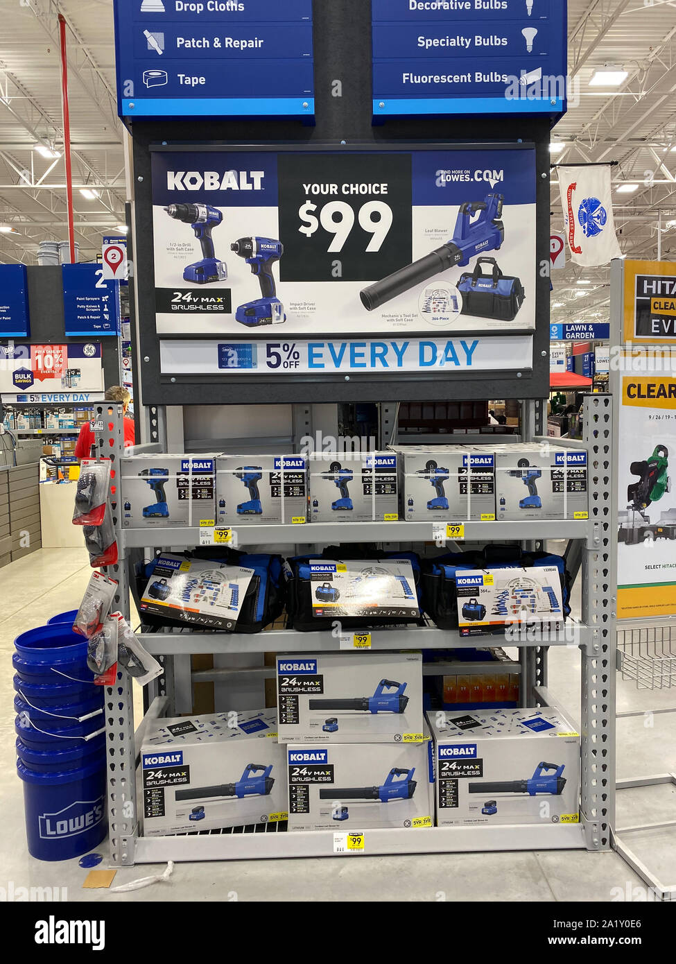 Orlando, FL/USA-9/28/19 : un affichage de Kobalt tools à Lowes magasin de  bricolage. Kobalt est une ligne d'outils et de produits de stockage d'outil  administré par accueil Photo Stock - Alamy